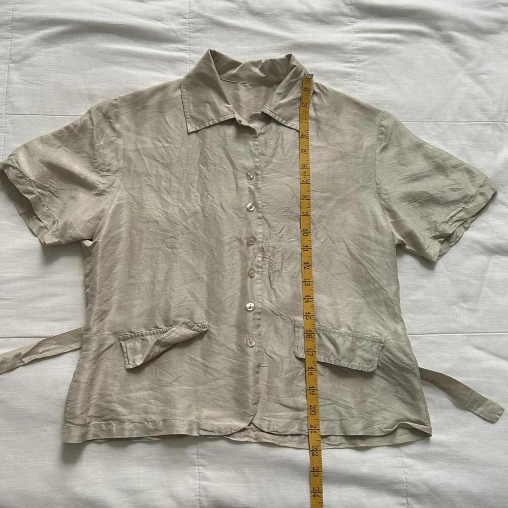 Tan silk vintage button up tie back blouse Size small - Picture 4 of 5